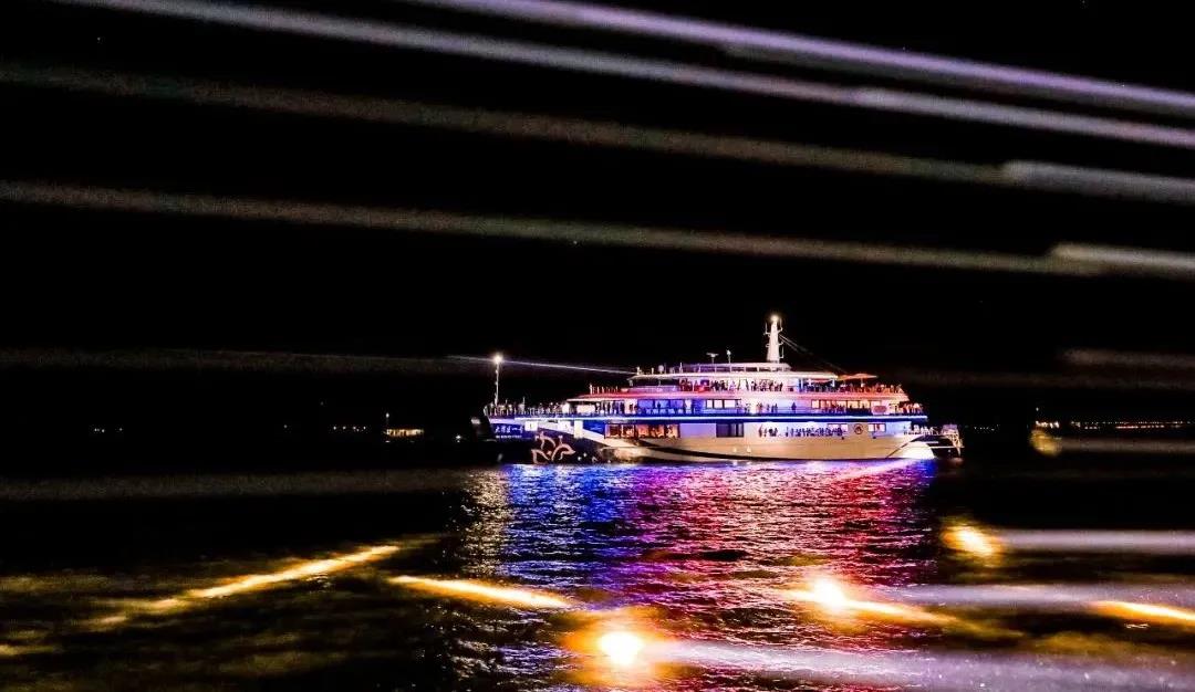 GVS用光打造“海上的移动豪华城堡”, GVS用光打造“海上的移动豪华城堡”,