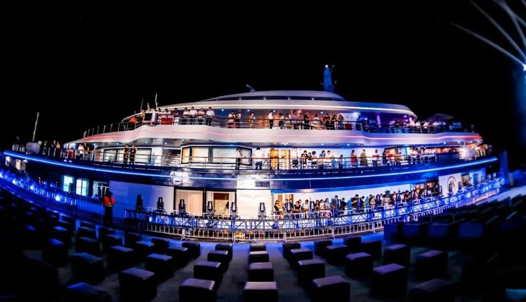 GVS用光打造“海上的移动豪华城堡”, GVS用光打造“海上的移动豪华城堡”,